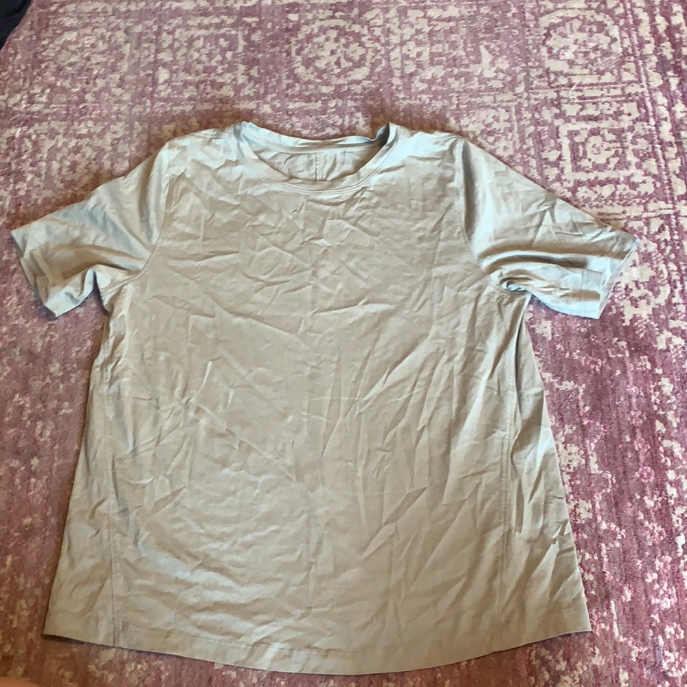 Lululemon relaxed cotton tee never worn size 6